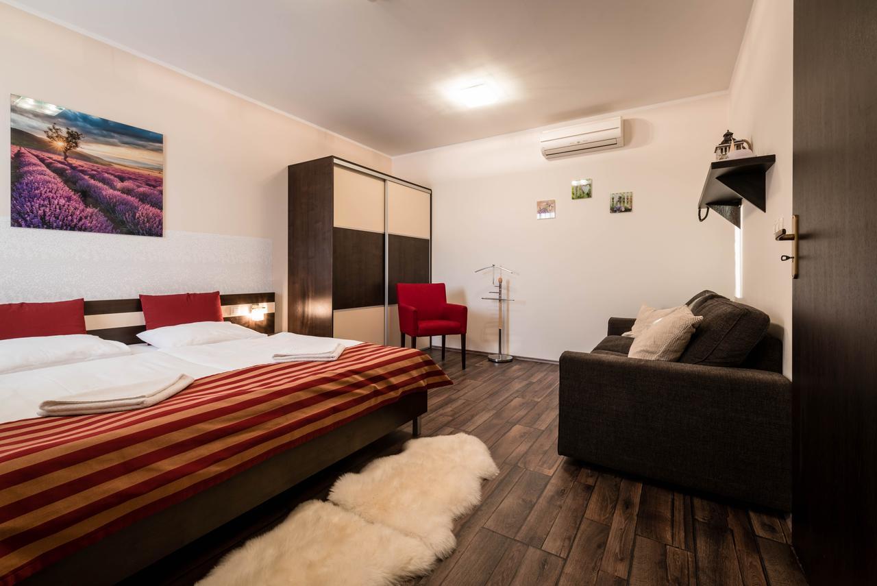 Apartman Mirka - Hotel Luka Бешеньова Екстер'єр фото